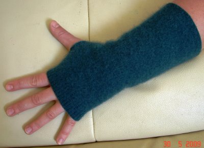 making simple fingerless gloves