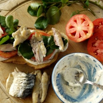 An open sandwich of home smoked mackerel and hot horseradish mayo. Delish!