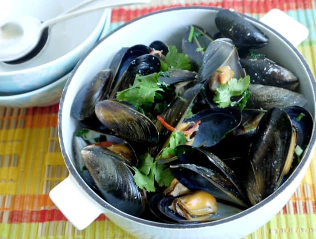 Fresh mussels cooked in coconut milk and chilli 