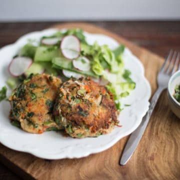 Easy Peasy Crab Cakes | The Hedgecombers
