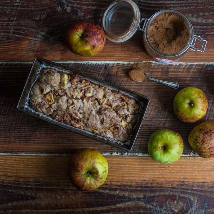 Cinnamon Apple Cake