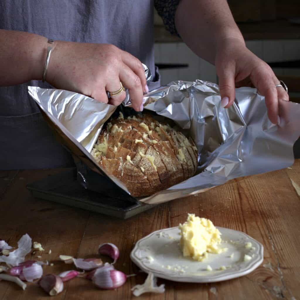 Garlic Hedgehog Bread the pull apart loaf for sharing! The