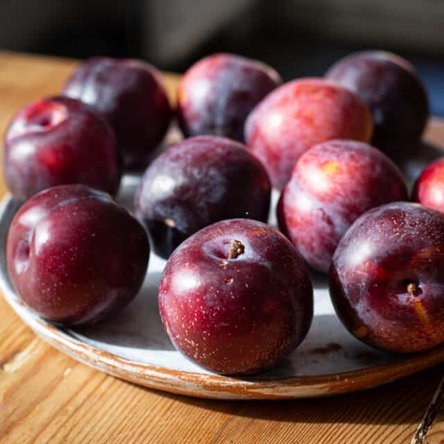 Quick Stewed Plums {No Added Sugar} The
